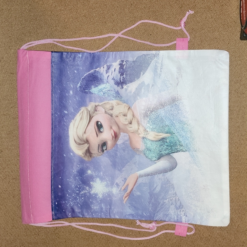 🎆 NWOT Elsa Frozen Drawstring Backpack Kids School Gym Bag